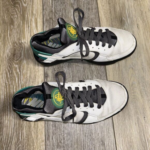 Nike Huarache Run Women's US Size 6 White Green Sneaker Shoes 385433-111 - Picture 2 of 11